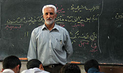 مطالبات فرهنگیان بازنشسته در هفته معلم پرداخت می شود