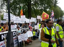 تحصن انگلیسی ها در مقابل ساختمان BBC در حمایت از شهادت سه دانشجوی مسلمان