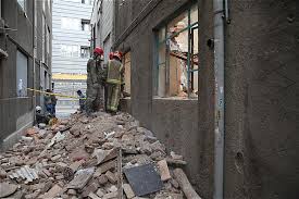 ریزش دیوار یک مدرسه ابتدایی در عظیمیه کرج/ 15 کودک مصدوم شدند