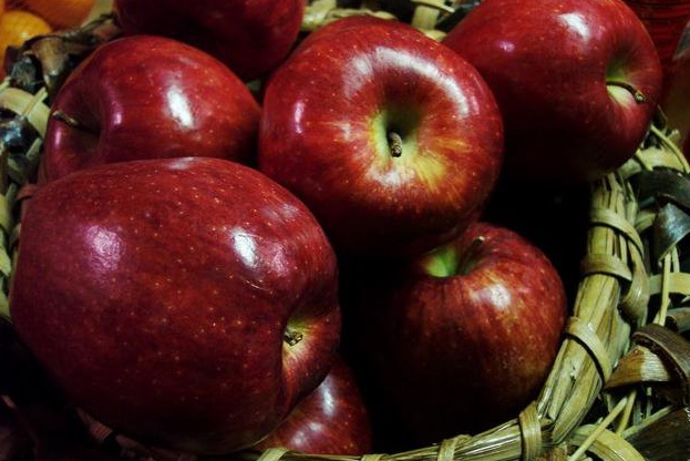 سیب در بازار داخلی 4 برابر گرانتر از قیمت صادراتی