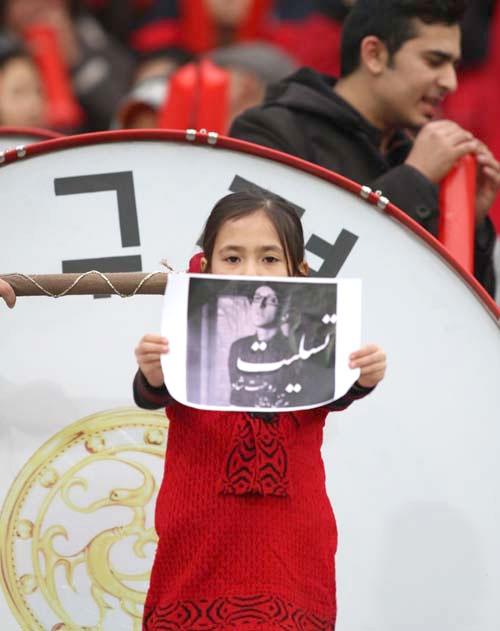 تسلیت دختر کره ای برای فوت پاشایی +عکس