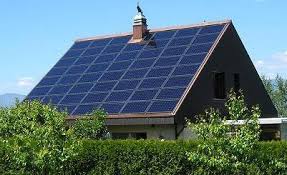 هر فرد می تواند در خانه خود نیروگاه خورشیدی بسازد و کسب درآمد کند