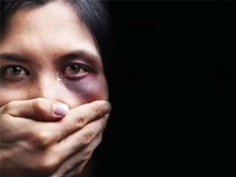 خشونت علیه زن، صرفا صورت کبود نیست/ به عشق‌سالاری نیاز داریم