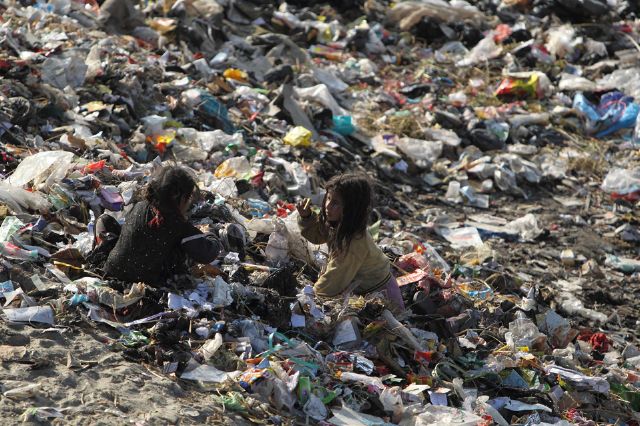 پشت پرده کار کودکان در بازیافت‌ها و مراکز دپوی زباله/ مرگ جست‌وجو می‌کنند