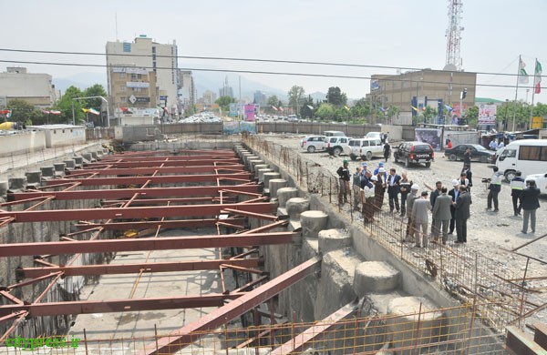 پروژه میدان آجرلو آبروی شهر کرج را خواهد برد/ این تعداد نیرو برای یک پل خنده دار است