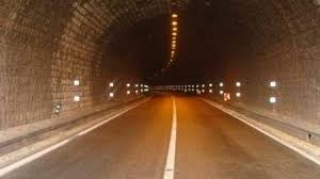 بخشی از ایمن سازی تونلهای جاده چالوس قبل از سفرهای نوروزی و بخشی در سال 96 انجام خواهد شد
