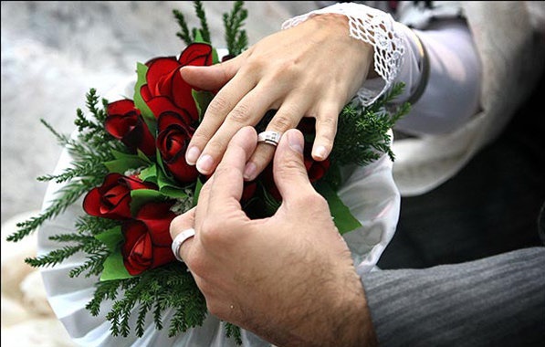 افزایش سن ازدواج در کشور/ کم کاری بانک ها در پرداخت وام ازدواج