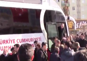 محافظ اردوغان توسط اتوبوس او زیر گرفته شد/ فیلم