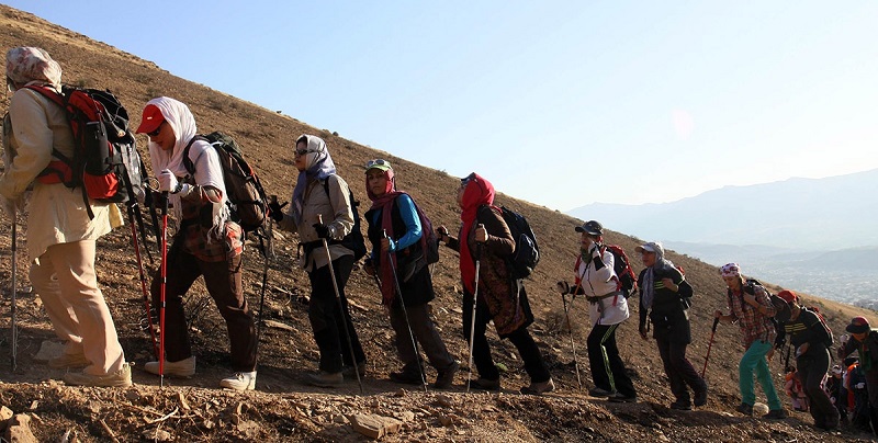 صعود سراسری بانوان کوهنورد کشور به قلل ناز و کهار/ حضور 2000 بانوی کوهنورد در استان البرز