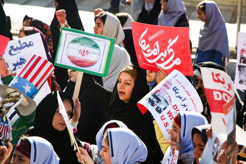 تصاویری خاص از راهپیمایی 13 آبان در استان البرز