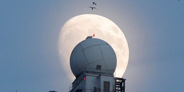 امروز بزرگترین ماه کامل در ایران را ببینید