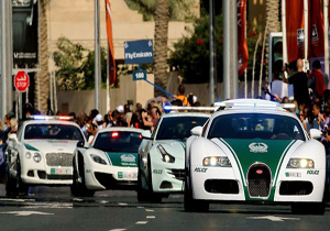به کار گیری سریع‌ترین خودروهای جهان توسط پلیس دبی/ فیلم
