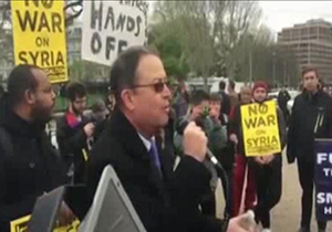 اعتراض به حمله آمریکا به سوریه و تجمع مقابل کاخ سفید/ فیلم