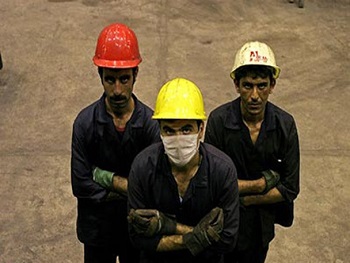 حال و روز کارگران ایرانی مساعد نیست/ دخل و خرج کارگری با هم نمی سازد/ از مسئولین تنها امنیت شغلی می خواهیم