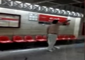 چگونگی کشته شدن مرد حمله کننده در مترو شهر ری + فیلم
