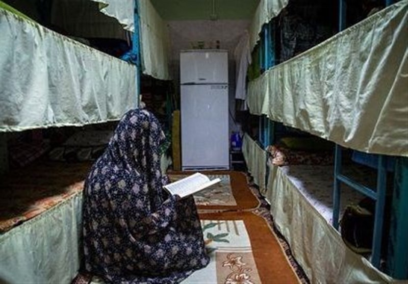 دختر ایرانی 40 افغانی را به دردسر انداخت