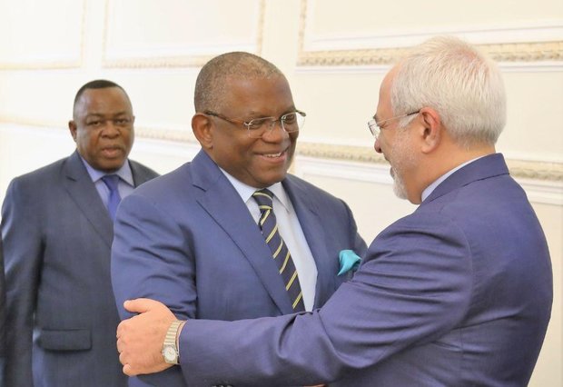 وزیر امور خارجه آنگولا با ظریف دیدار و گفتگو کرد