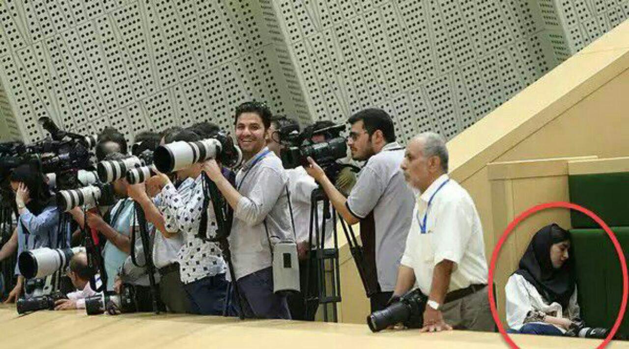 دختر عکاس امروز مجلس، سوژه رسانه‌ها شد + عکس