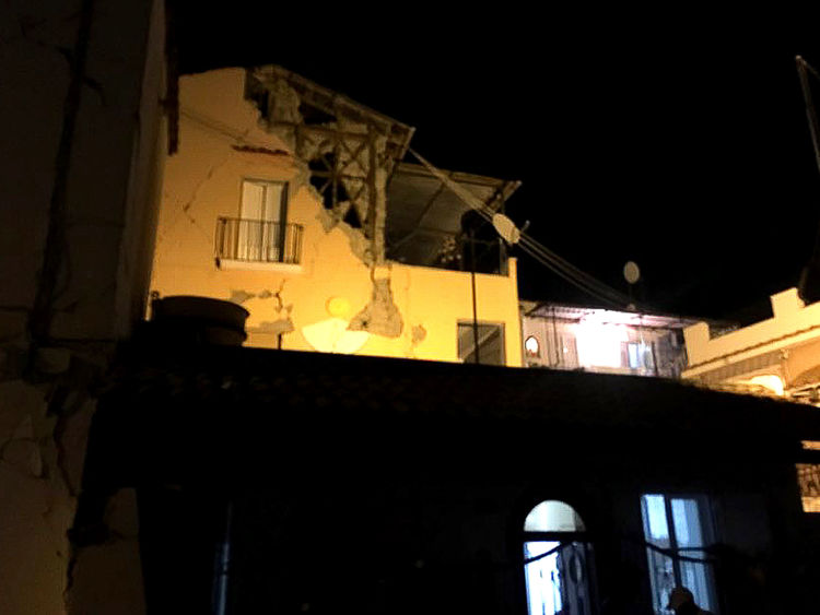 1 کشته و 25 زخمی در پی وقوع زلزله در ایتالیا