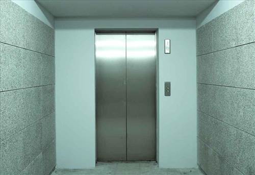طرح شناسنامه دار کردن آسانسور در مالیات واحدهای صنفی تأثیری ندارد