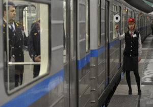 سقوط وحشتناک یک زن به چاله در ایستگاه مترو + فیلم