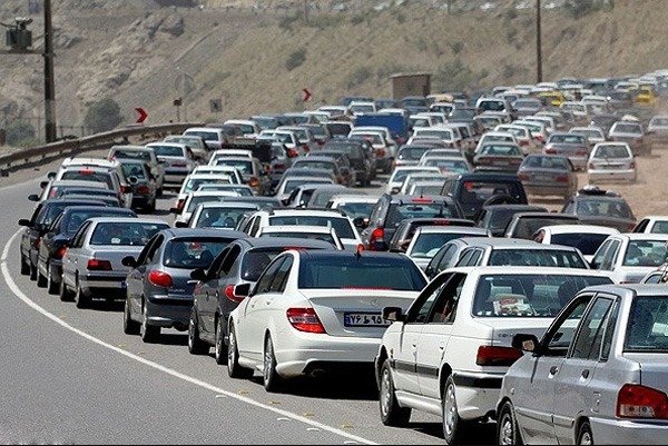 ترافیک نیمه سنگین در محور چالوس/ زیرساخت های استان البرز پاسخگوی ترافیک نیست