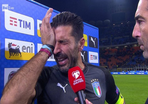 گریه بوفون پس از ناکامی ایتالیا از صعود به جام جهانی 2018 +فیلم
