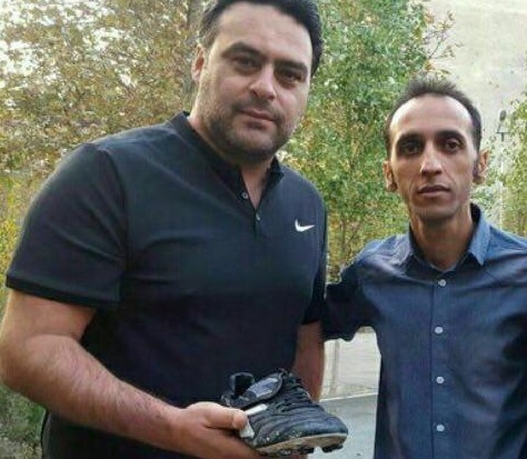 کفش های ناصر حجازى به نفع زلزله زدگان فروخته شد