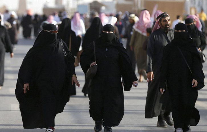برخی زنان از اصلاحات محدود شاهزاده عربستان بهره می برند اما این واقعیت ماجرا نیست//////////تولیدی