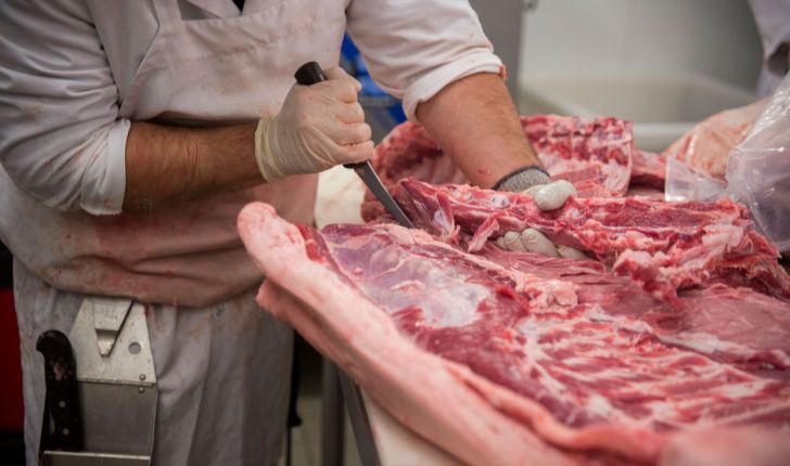 عرضه گوشت برای تنظیم بازار کرج ادامه دارد