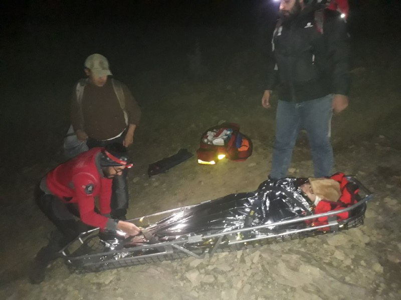 نجات 8 نفر توسط تیم امداد و نجات کوهستان هلال احمر کرج/ یک خانم 33 ساله از ارتفاع 7 متری آتشگاه سقوط کرد