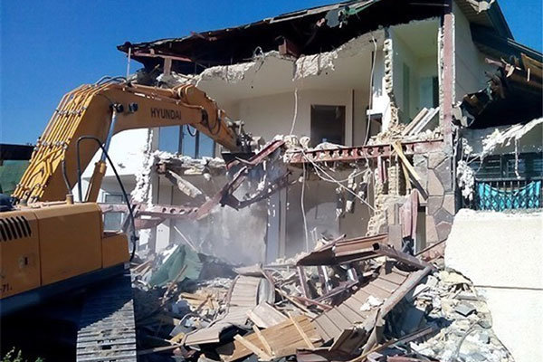 29 ساخت و ساز غیر مجاز در اراضی ماهدشت قلع و قمع شد