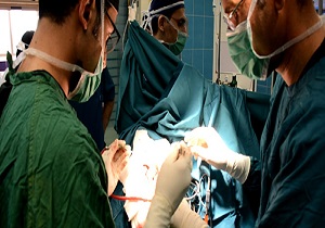 انجام نخستین عمل جراحی بدون بیهوشی+ فیلم