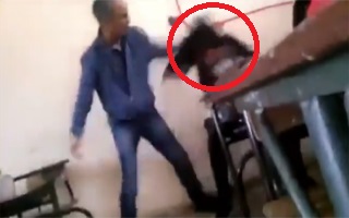 ویدئویی تکان‌دهنده از کتک‌خوردن دختر دبیرستانی توسط معلم!