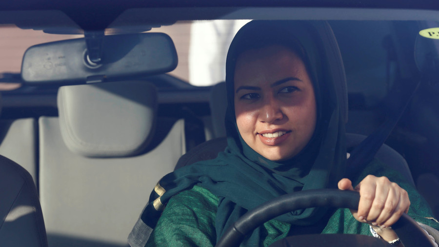اصلاحات نمادین عربستان سعودی و ادامه رفتارهای تبعیض آمیز با زنان این کشور