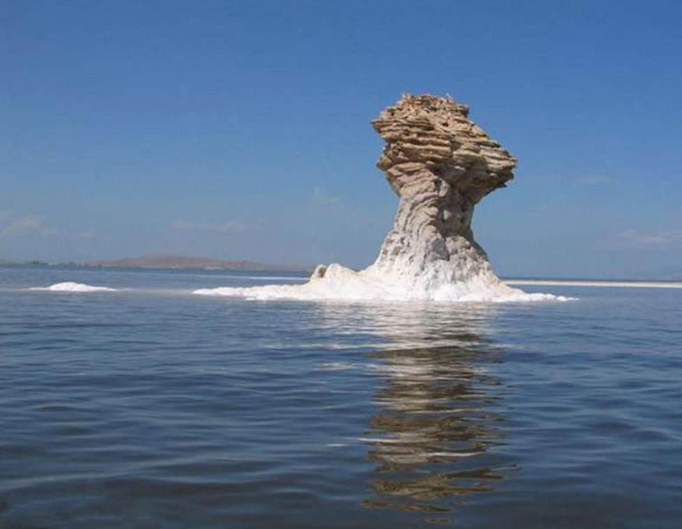 کاهش 12 سانتی متری سطح دریاچه ارومیه نسبت به سال گذشته