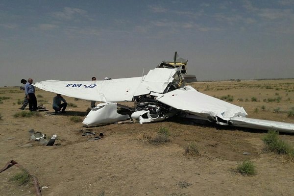 سقوط هواپیمای آموزشی در فرودگاه امام (ره)
