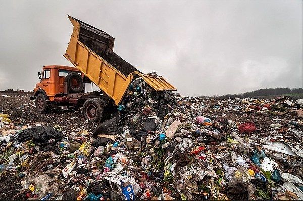 استاندار البرز از دپوی زباله در فرودگاه بین المللی پیام انتقاد کرد/ محیط زیست کرج: تولید دو برابر استاندارد جهانی زباله توسط هر شهروند البرز