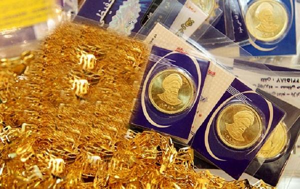 نوسانات ارز، چالشی پیش روی بازار سکه و طلا/  نرخ سکه نسبت به روز گذشته 400 هزار تومان کاهش یافت