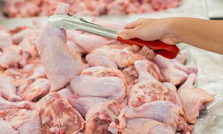 توزیع مرغ منجمد ۶۷۵۰ تومانی به واسطه تنظیم بازار در کرج آغاز شد/ مردم شکایات خود را با سامانه 124 مطرح کنند