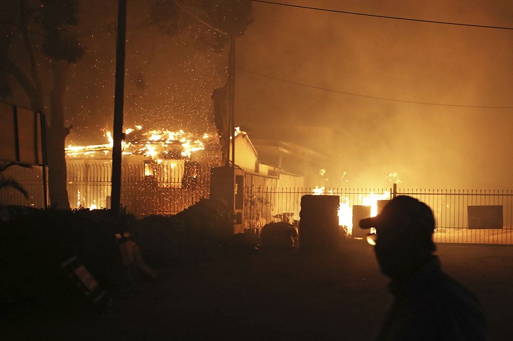 ده ها کشته و صدها زخمی در آتش سوزی مهیب آتن + عکس