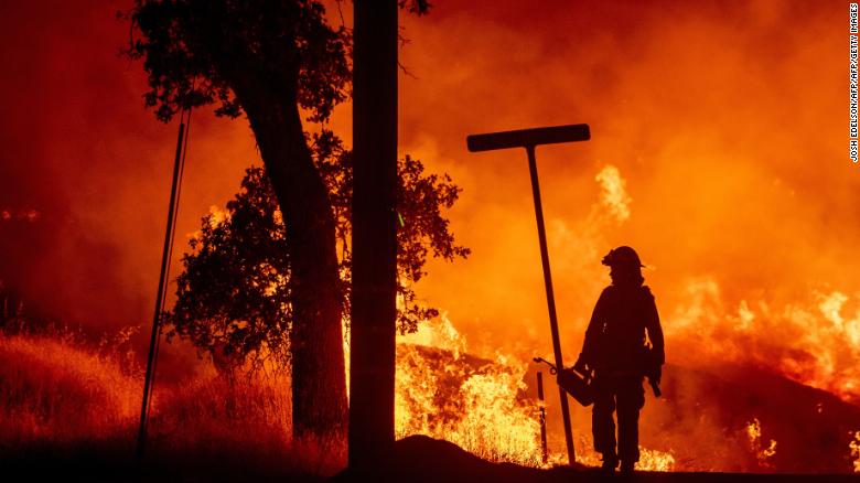 ادامه آتش سوزی مرگبار در شمال کالیفرنیا