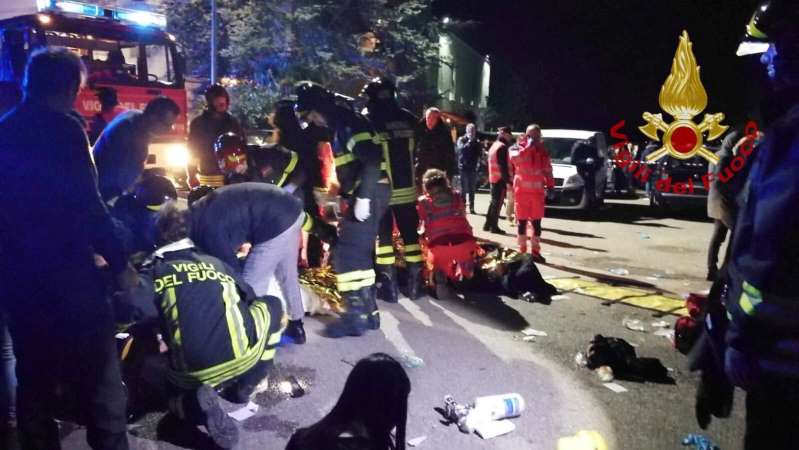 شش کشته و 100 زخمی در کلوپ شبانه ایتالیا + عکس