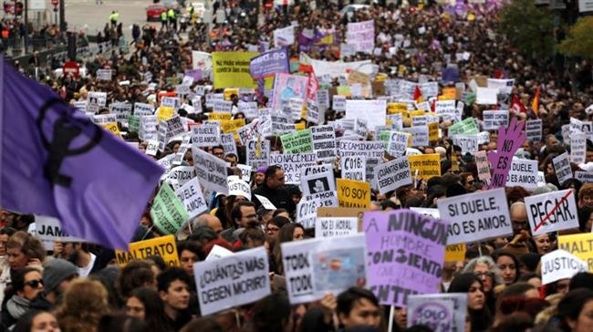 تظاهرات هزاران نفری در تل آویو برای محکوم کردن خشونت علیه زنان