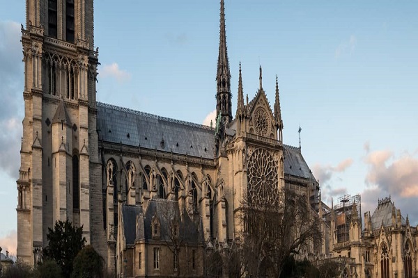 عکس های تاریخی از کلیسای 850 ساله ی جامع نوتردام پاریس//////تولیدی