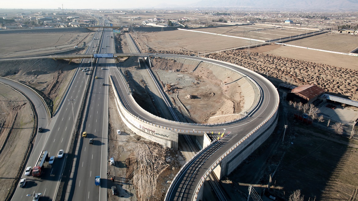 نامگذاری بزرگترین ایستگاه مترو سطحی کشور در البرز به نام سردار سلیمانی