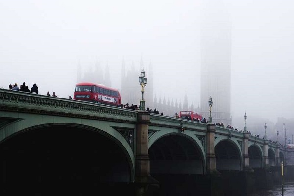آلودگی هوای لندن جان هزاران شهروند را می گیرد/////////تولیدی