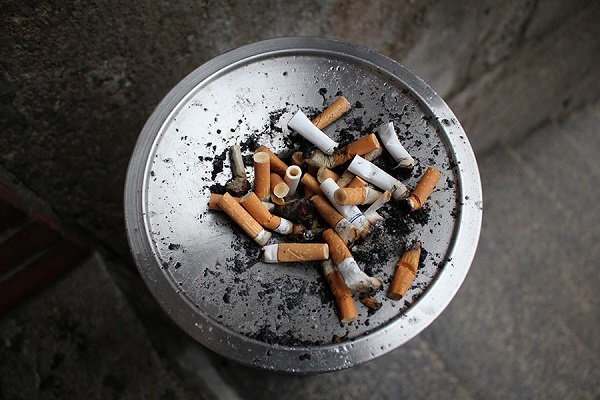 ممنوعیت استعمال سیگار در مکان های سر پوشیده و سر باز یونان/ سیگار منجر به سونامی سرطان در جهان می شود//////////////تولیدی