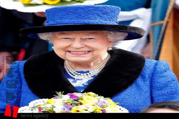 ملکه انگلیس تغییر لباس داد! + تصاویر