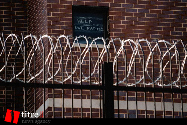 فاجعه کووید19 در زندان های آمریکا/ عدم توجه به فاصله اجتماعی، نظافت و مراقبت در حبس/ صدها مبتلا و ده ها کشته در میان زندانی و زندان‌بان